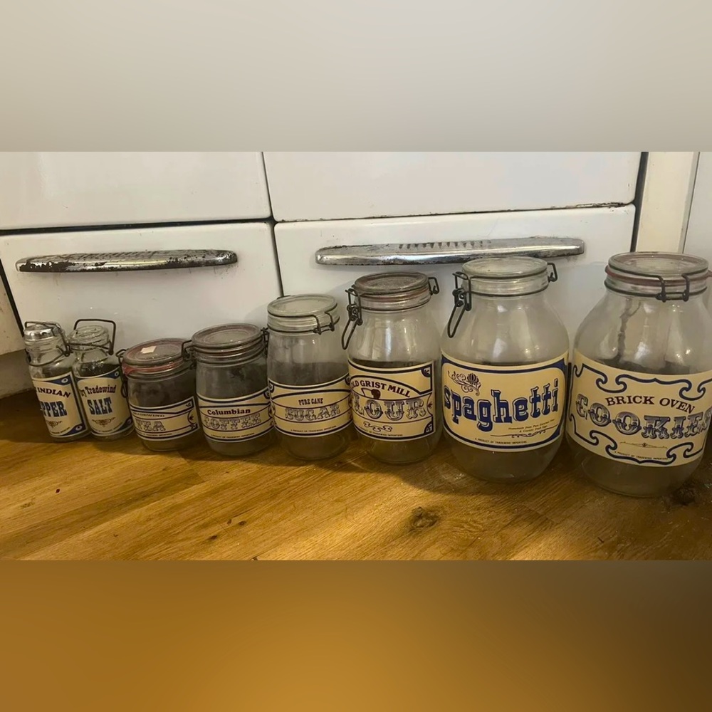 Vintage 8 pc Tradewind imports canister set!!